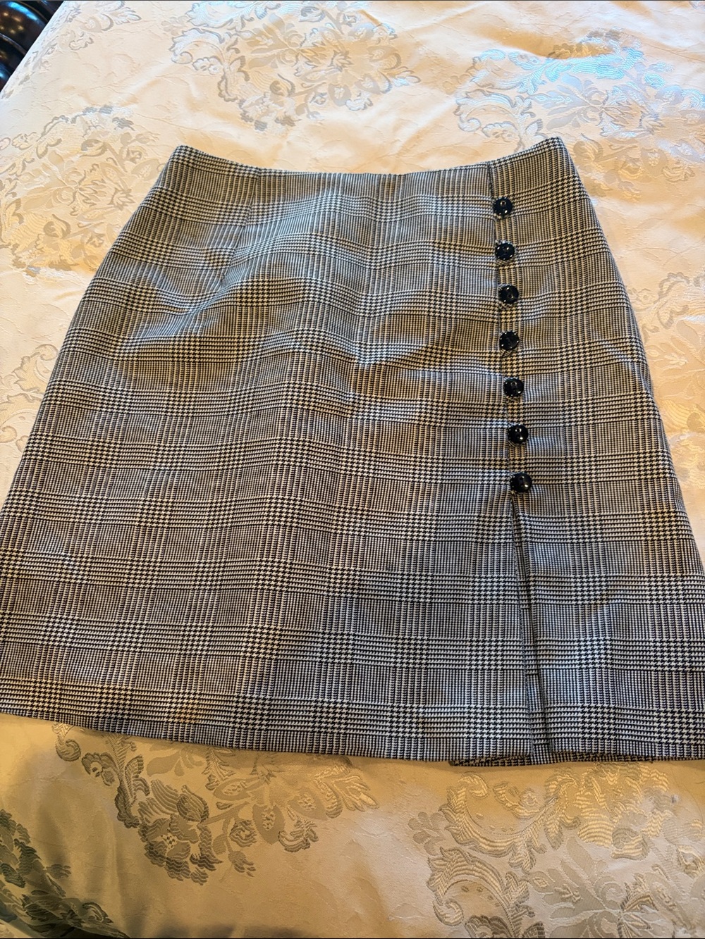 Plaid Button-Accent Women’s Skirt - Black/Gray